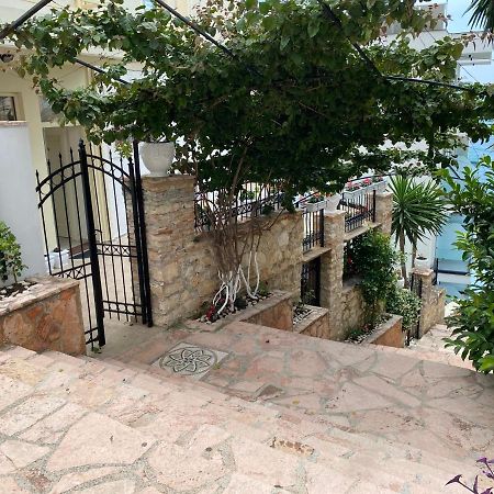 Apartamente Berti'S Garden Sarandë Exterior foto